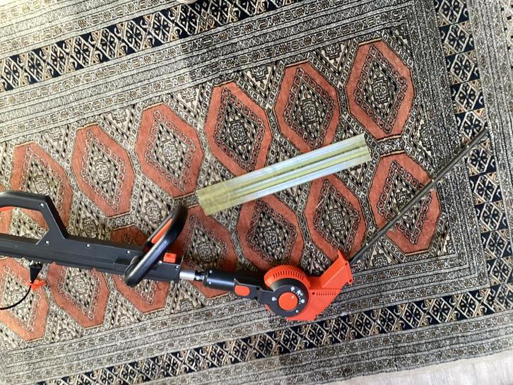 Gardena heggenschaar verstelbaar met knikarm ths 400, Tuin en Terras, Heggenscharen, Gebruikt, Elektrisch, Ophalen of Verzenden