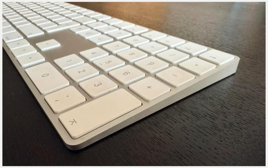 Apple Magic Keyboard met numeriek toetsenbord BT, Computers en Software, Toetsenborden, Gebruikt, Numeriek, Ophalen of Verzenden