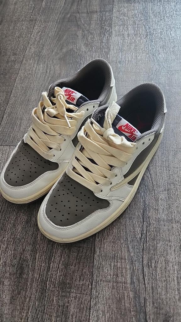 en

Jordan 1 Retro Low OG SP Travis Scott Reverse Mocha, Nike Air Jordan, Ophalen of Verzenden, Sneakers of Gympen, Zo goed als nieuw