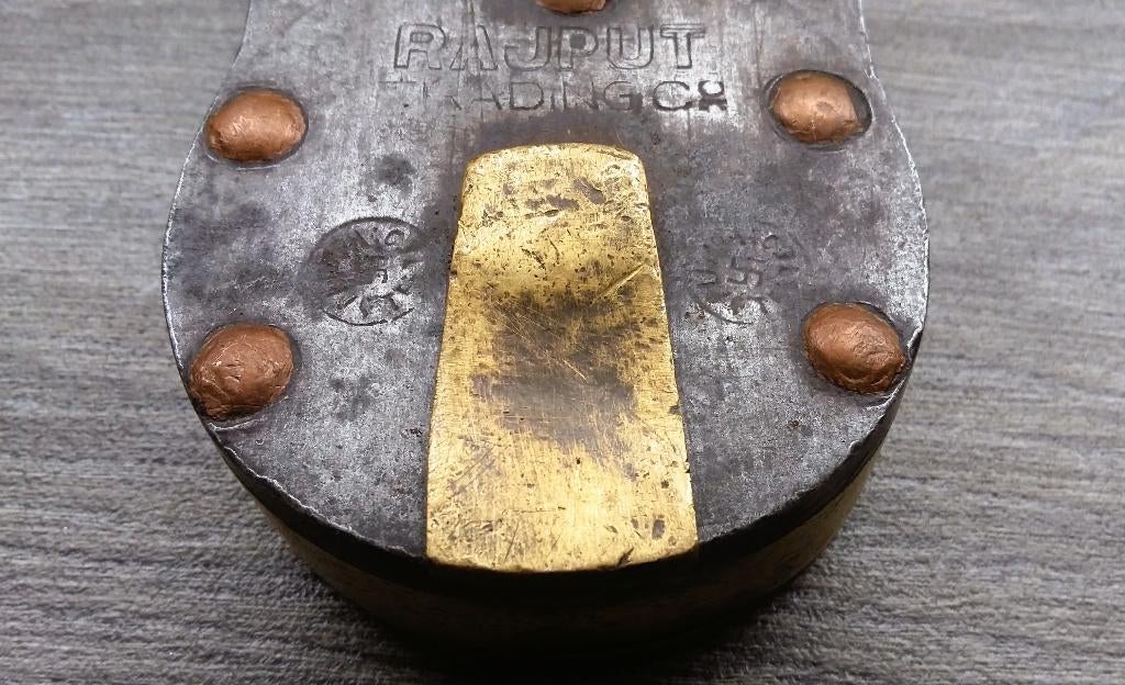 Omstreeks 1920 - 1940 GROOT ZWAAR Hangslot Hang Slot Sleutel, Antiek en Kunst, Ophalen of Verzenden