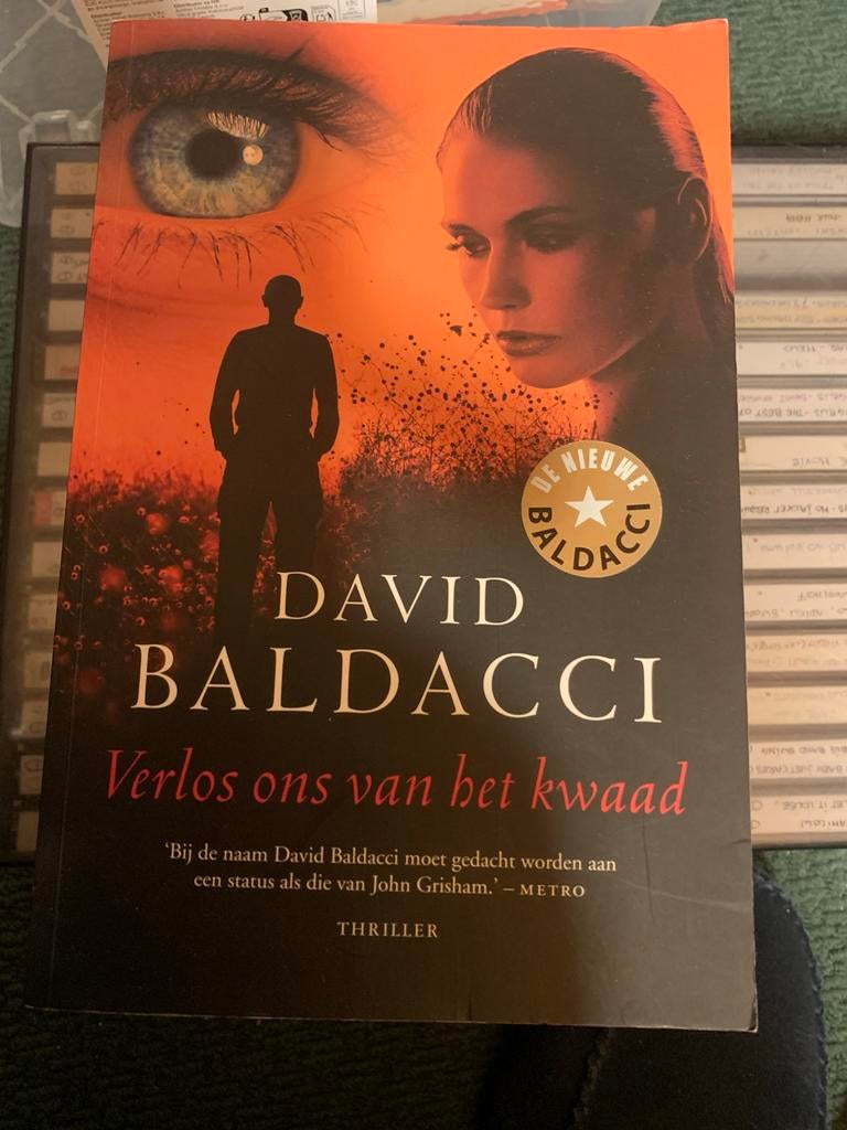Verlos ons van het kwaad - David Baldacci, Boeken, Ophalen of Verzenden, Gelezen, Amerika