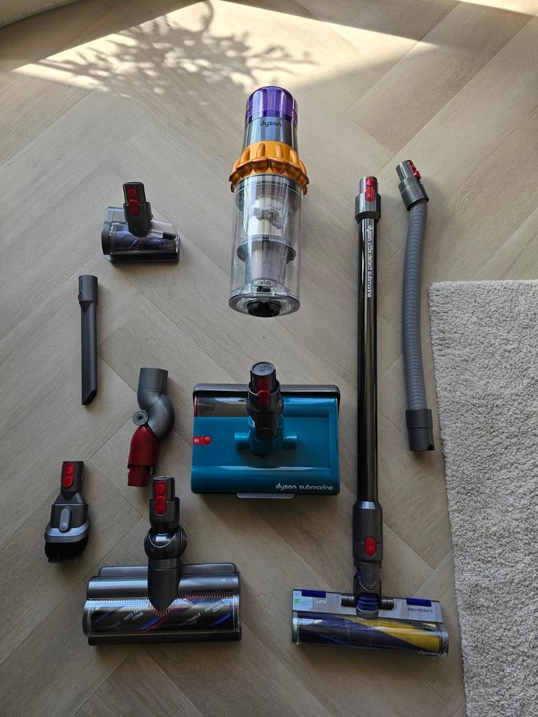 Dyson V15s Detect Submarine – Zo goed als nieuw incl. acceso, Ophalen of Verzenden, Zo goed als nieuw, Reservoir, Stofzuiger