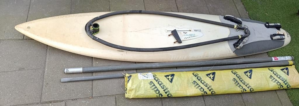 Gratis t/m 18-04 Tiga surfplank metGaastra zeil en 2 x mast, Ophalen, Gebruikt