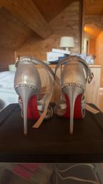 Mooie hoge hakken met rode zool -41, Zo goed als nieuw, Grijs, Sandalen of Muiltjes, Ophalen of Verzenden