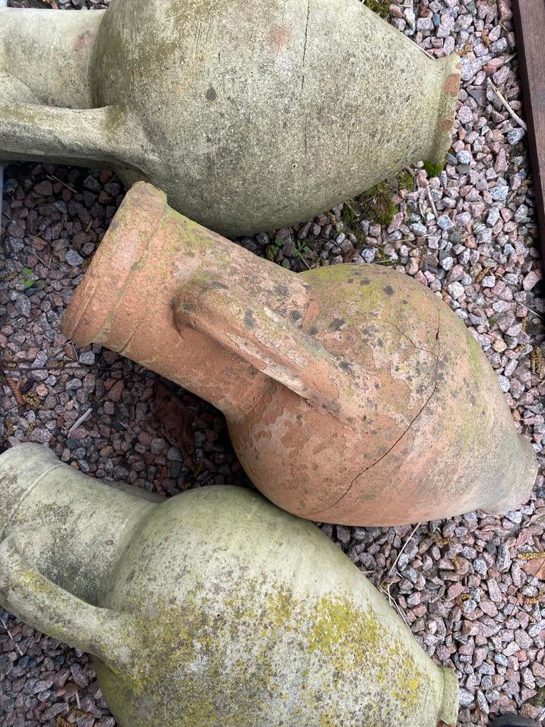3 terracotta kruiken, Ophalen
