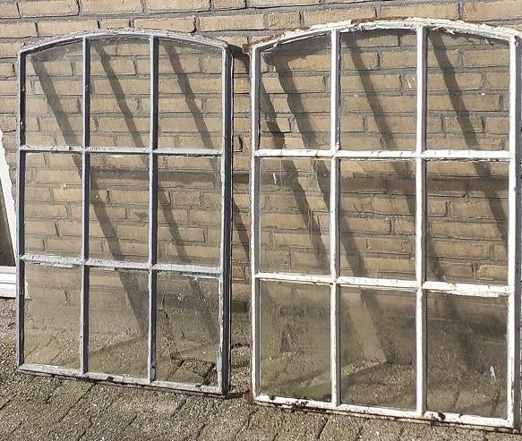 2 grote gietijzeren ramen, Gevelraam of Ruit, Gebruikt, Minder dan 80 cm, 80 tot 120 cm