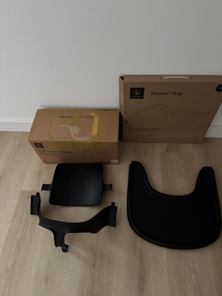 Stokke tripp trapp trip trap tray en babyset zwart, Kinderen en Baby's, Kinderstoelen, Ophalen, Zo goed als nieuw, Meegroeistoel