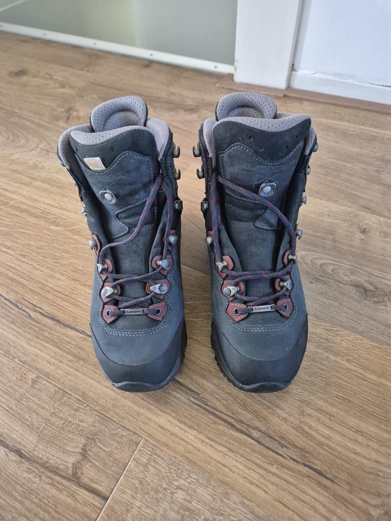 Lowa bergwandelschoenen dames 38, Ophalen of Verzenden, Zo goed als nieuw, Schoenen