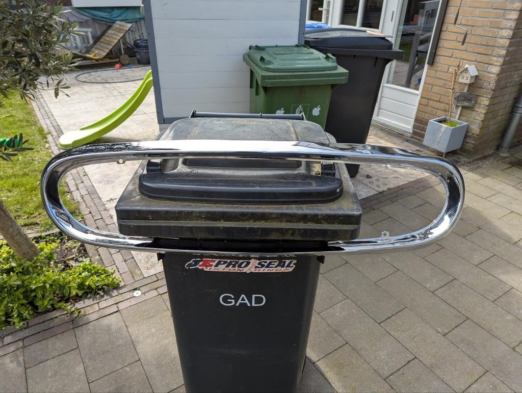 Volvo P1800 grillerand, Ophalen, Voor, Nieuw, Volvo