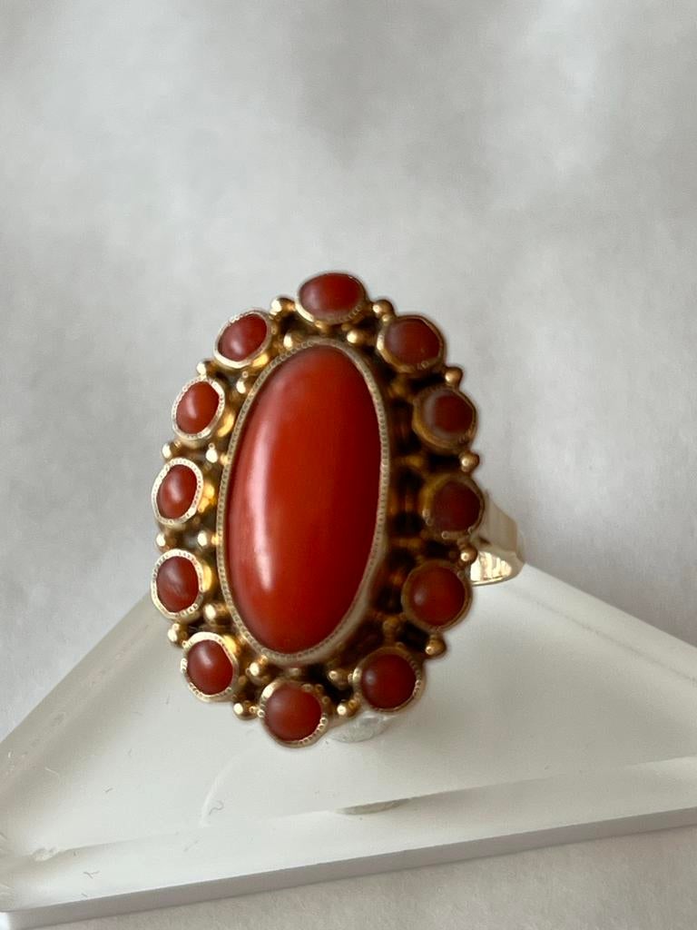 Antieke gouden ring met bloedkoraal, 14 CT, Sieraden, Tassen en Uiterlijk, Ringen, Verzenden, Zo goed als nieuw, 17 tot 18, Met edelsteen