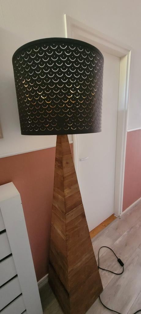 Teakhouten vloerlamp excl kap, Ophalen