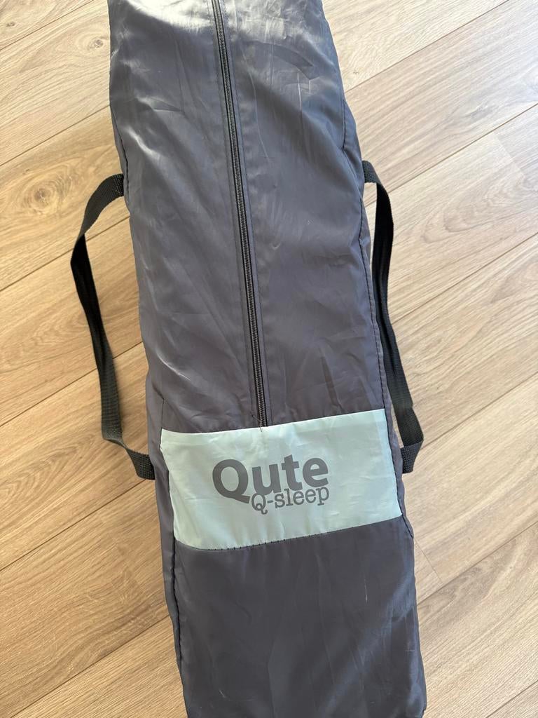 Qute Q-sleep campingbedje, Ophalen, Zo goed als nieuw, Reisbedje