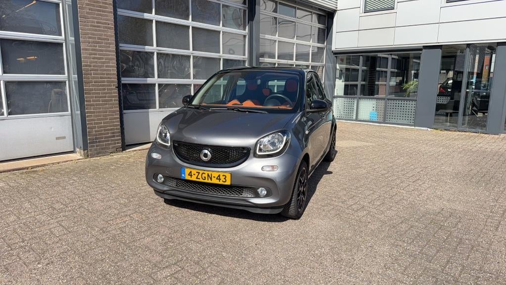 Smart ForFour Passion #1 52KW 55.640km Grijs, Auto's, Smart, Voorwielaandrijving, Stof, 4 stoelen, Origineel Nederlands