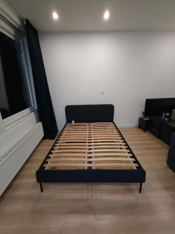 IKEA bedframe 140x200 – zwart gestoffeerd – gebruikt, Huis en Inrichting, Slaapkamer | Bedden, Gebruikt, Tweepersoons, 140 cm