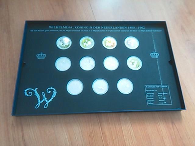 geen goud of zilver maar platina zeldzaam maar 200 sets, Postzegels en Munten, Edelmetalen en Baren, Platina, Ophalen