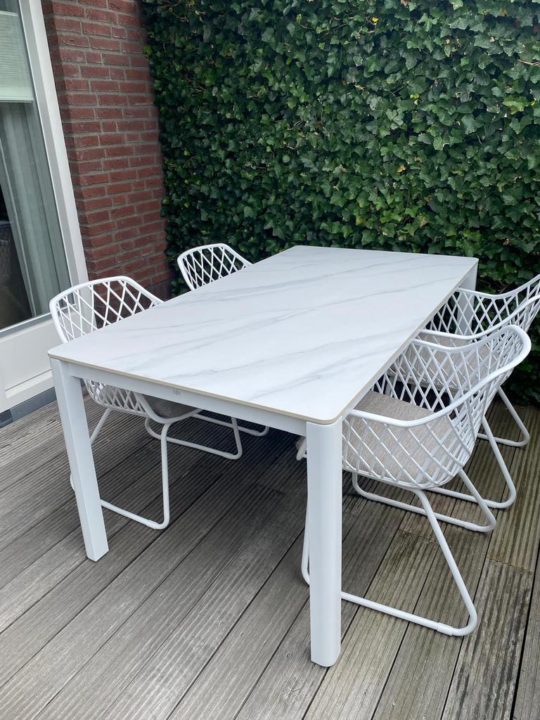 Tuintafel Salvador wit + 4x Dakota tuinstoel wit, merk Life, Tuin en Terras, Tuinsets en Loungesets, Zo goed als nieuw, Aluminium