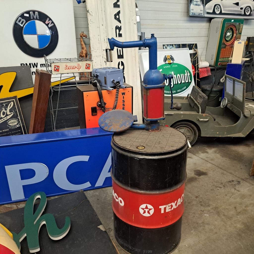 Texaco olievat met pomp, Ophalen, Gebruikt