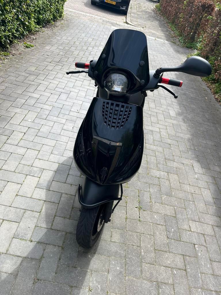 Piaggio zip 50cc 4t, Fietsen en Brommers, Ophalen, Zo goed als nieuw, Benzine, Zip