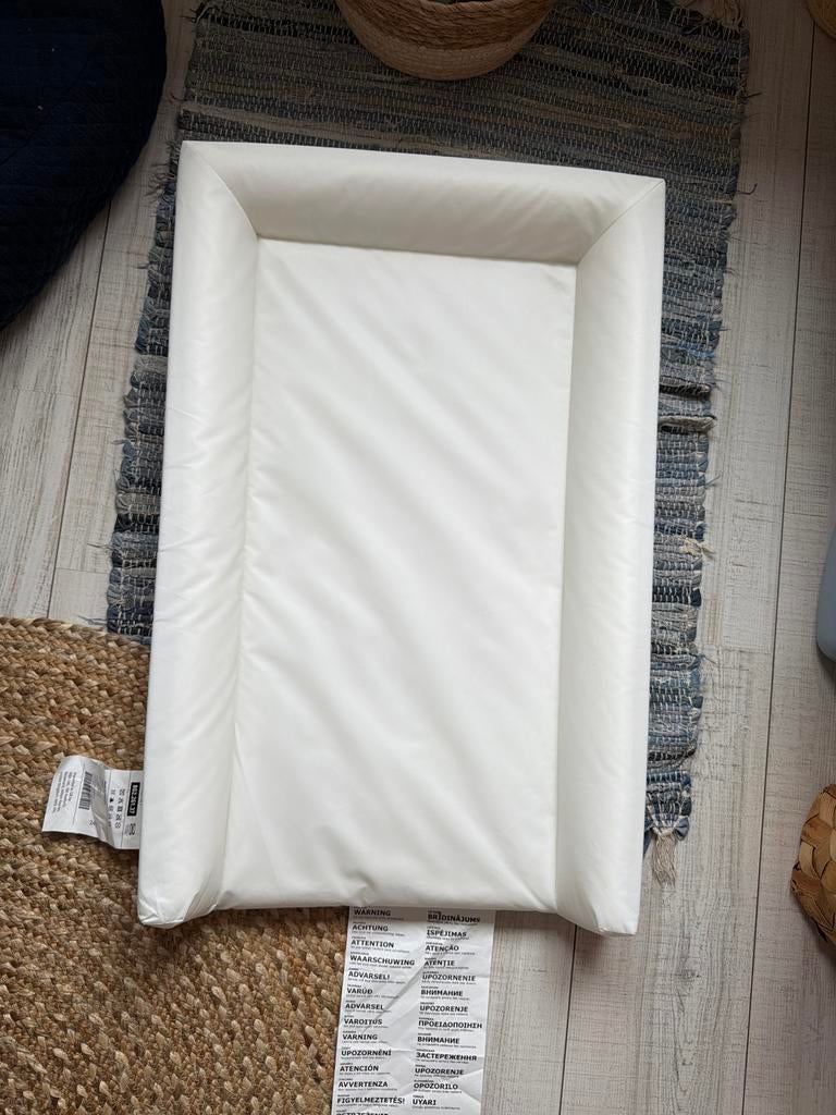 IKEA VADRA Aankleedkussen - Zo goed als nieuw, Kinderen en Baby's, Badjes en Verzorging, Overige merken, Aankleedkussen, Ophalen of Verzenden