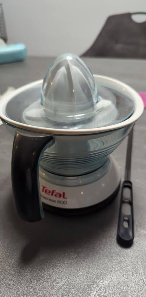 Vitapress 600 Tefal fruitpers, Ophalen of Verzenden, Zo goed als nieuw, Citruspers