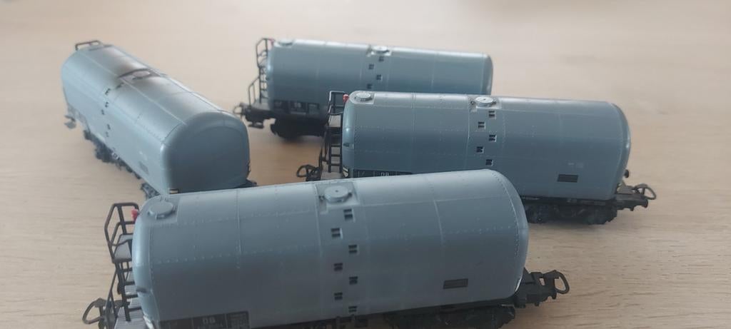 4 Märklin DB olietankwagens artnr 4621, Ophalen of Verzenden, Zo goed als nieuw