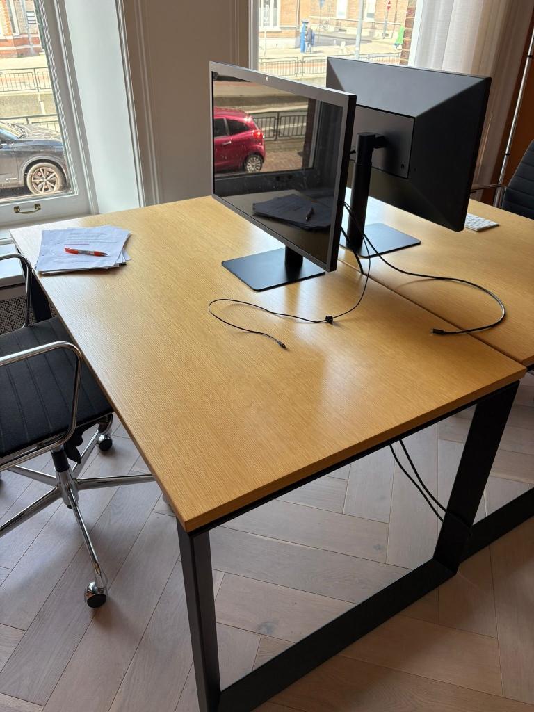 4 x Steelcase Frame One plus Loop bureau, Huis en Inrichting, Bureaus, Ophalen, Gebruikt, Computerbureau, Modern