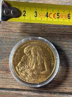 Grote vergulde penning Amalia, Ophalen of Verzenden, Overige materialen, Nederland