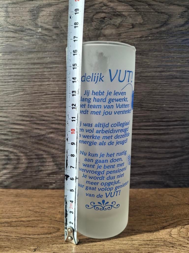 Mat glas met opdruk voor iemand fie met de VUT gaat, Ophalen of Verzenden, Zo goed als nieuw, Frisdrankglas