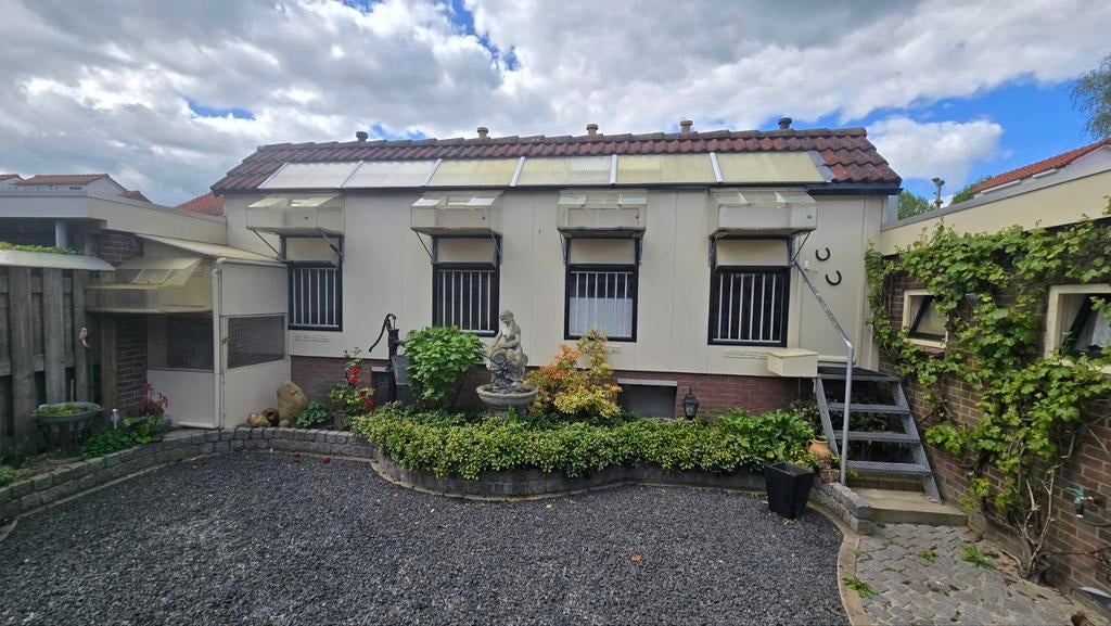 Complete duiventil / duivenhok met meerdere broedhokken, Ophalen