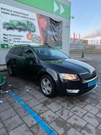 Skoda Octavia 1.6 TDI 81KW Comdi DSG 2015 Zwart, Auto's, Skoda, 4 cilinders, Zwart, 26 km/l, Particulier