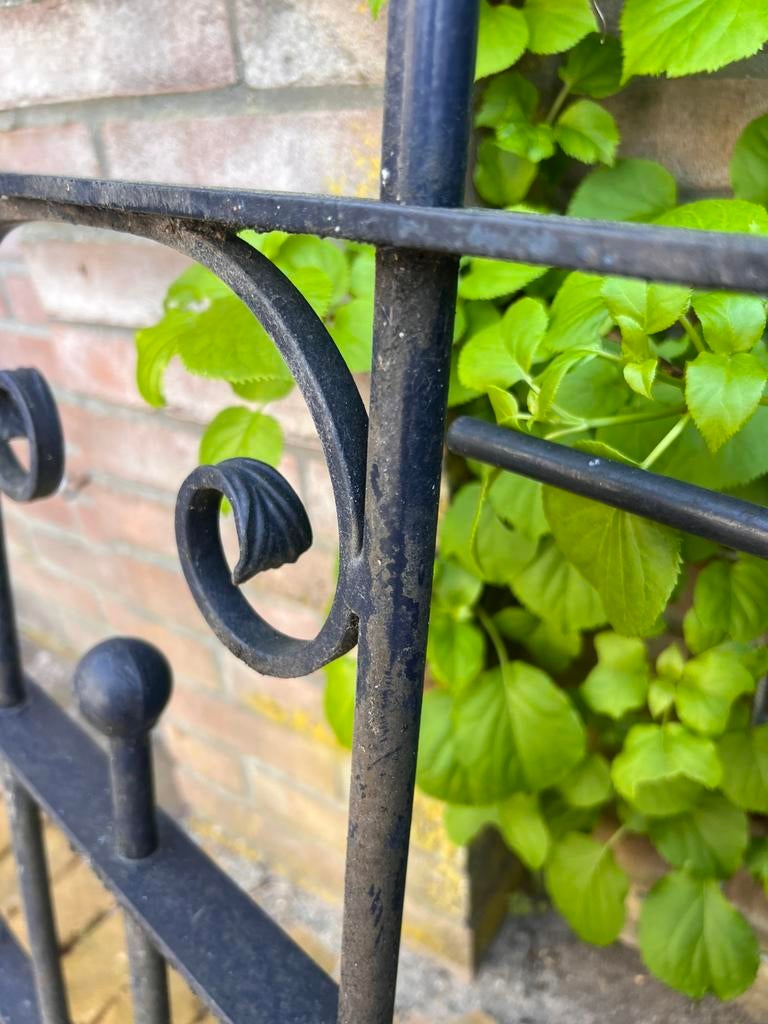 Smeed ijzeren hekwerk, Ophalen, Zo goed als nieuw