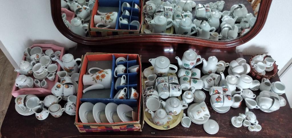 Kinder/poppen serviezen/dienblaadje, Ophalen