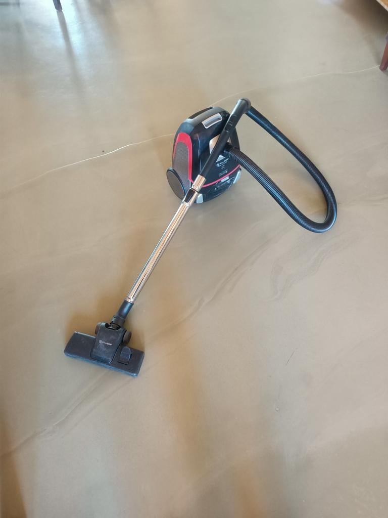 Sauber stofzuiger met HEPA filter en 11m kabel, Witgoed en Apparatuur, Stofzuigers, Ophalen, Gebruikt, Stofzuiger