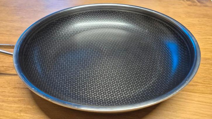 Onyx pan 28 cm - Koekenpan met antiaanbaklaag, Huis en Inrichting, Keuken | Potten en Pannen, Gebruikt, Koekenpan of Braadpan