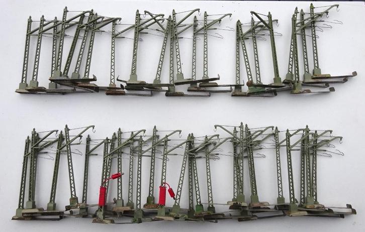 Marklin bovenleiding voor flinke baan - ruim 130 delen, Hobby en Vrije tijd, Modeltreinen | H0, Gebruikt, Rails, Gelijkstroom of Wisselstroom