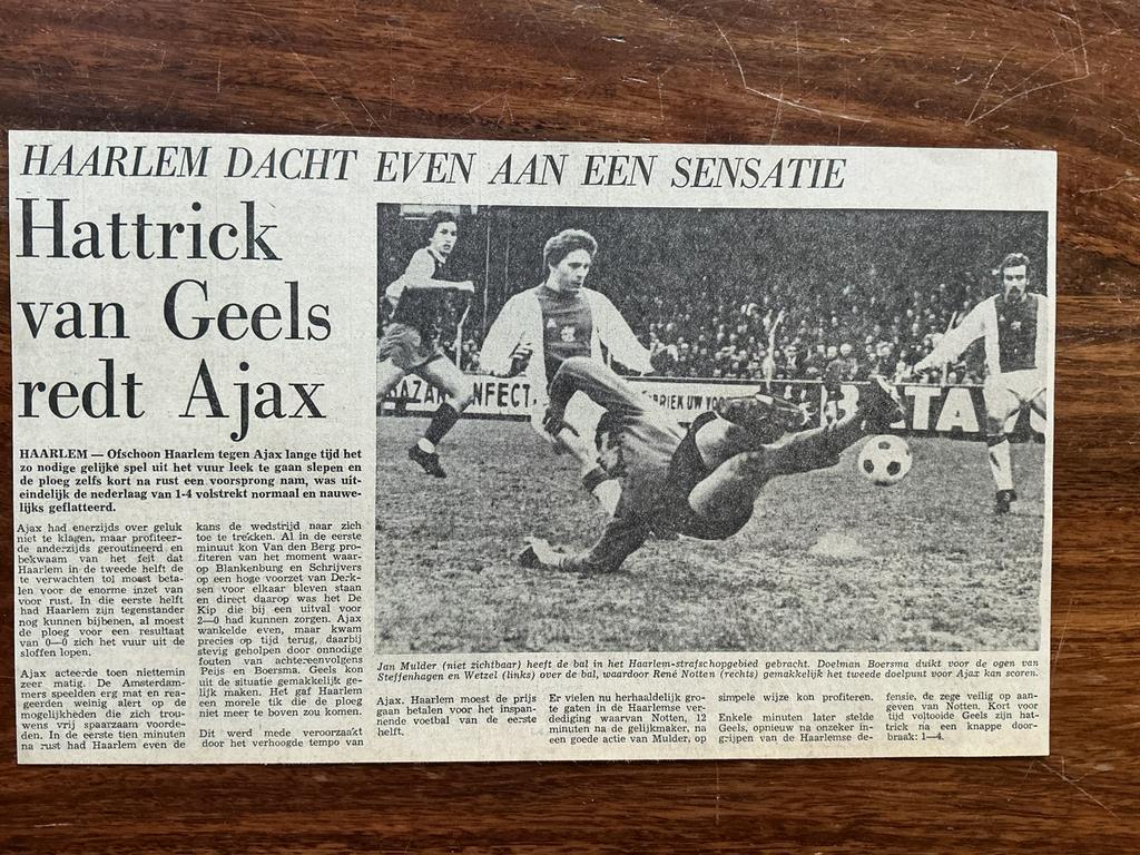 Voetbal krantenartikel Haarlem Ajax april 1975, Ophalen of Verzenden, 1960 tot 1980, Knipsel(s)