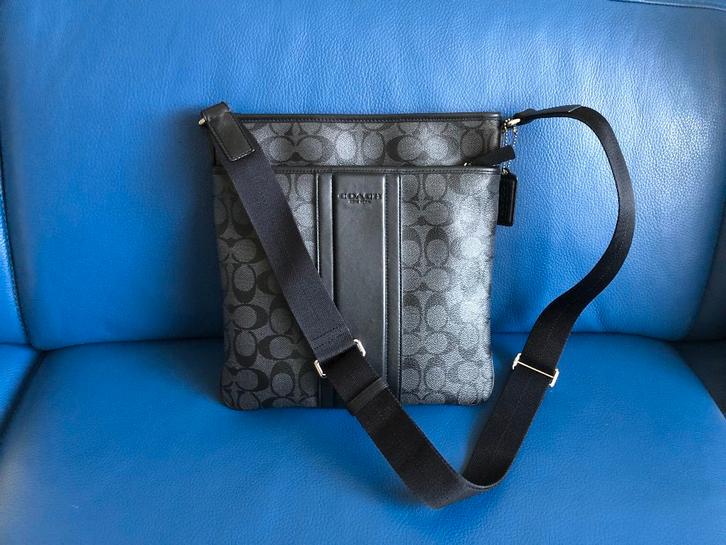 Schouder tas / crossbody - Coach, Sieraden, Tassen en Uiterlijk, Tassen | Damestassen, Zo goed als nieuw, Schoudertasje, Verzenden