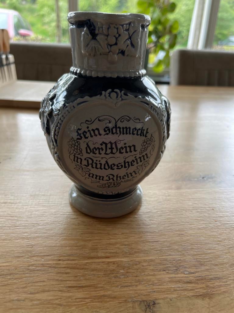 Kleine vaas met opschrift "Fein schmeckt der Wein", Antiek en Kunst, Antiek | Vazen, Ophalen of Verzenden