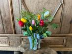 NIEUW tulpenvaas met 7 kunstbloemen tulpen en 5 kunsttakken, Ophalen of Verzenden, Nieuw