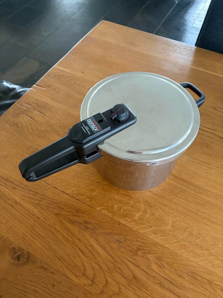 Tefal Snelkookpan 6L - RVS, Huis en Inrichting, Keuken | Potten en Pannen, Ophalen of Verzenden, Zo goed als nieuw, Rvs, Kookpan of Snelkookpan