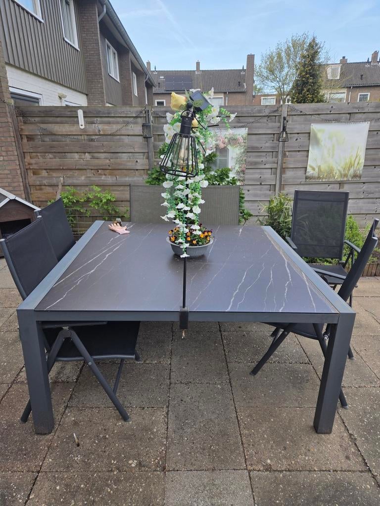 Stevige 160x160 buiten tafel met afneembare poten, Ophalen, Gebruikt, Vierkant, Metaal