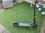 Xiaomi Mi Elektrische Step met Luchtbanden, Fietsen en Brommers, Steps, Ophalen, Zo goed als nieuw, Elektrische step (E-scooter)