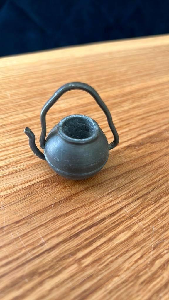 Antieke zware kleine miniatuur tinnen teekan (151 gram), Ophalen of Verzenden