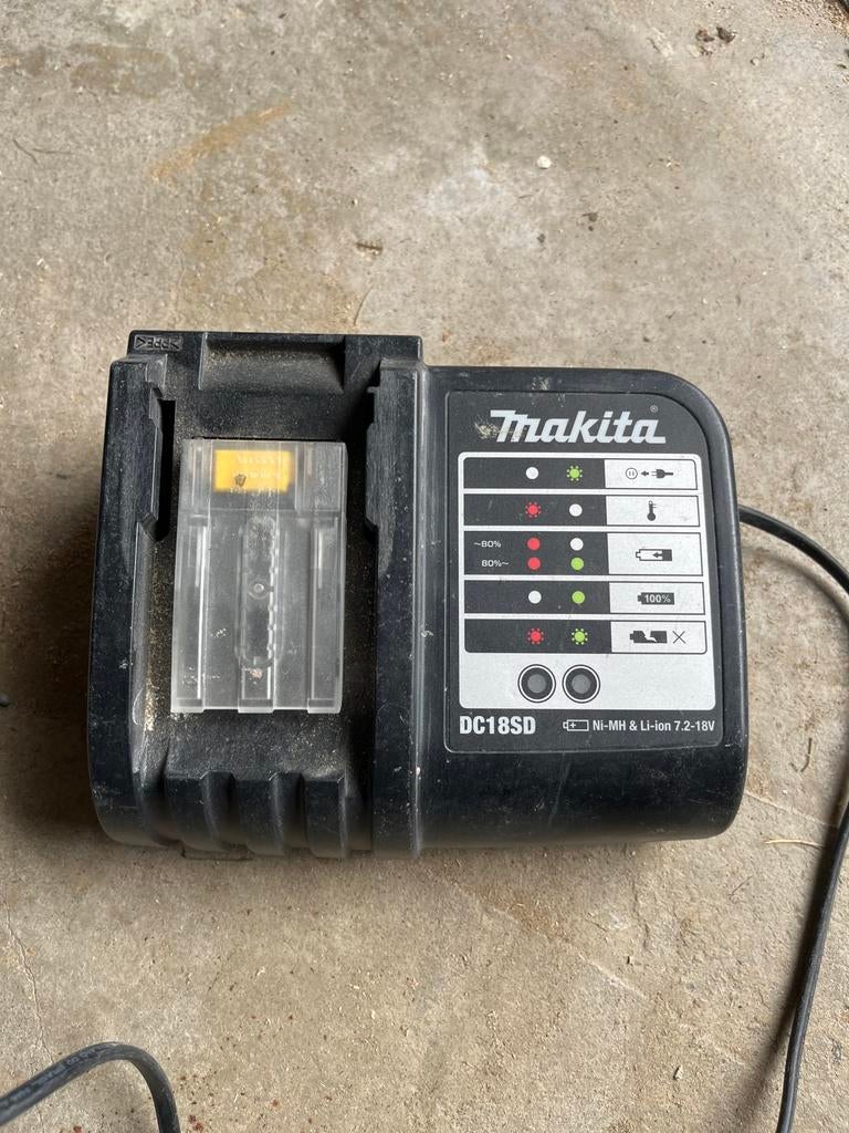 Makita DC18SD Oplader voor Ni-MH & Li-Ion 7.2-18V Accu's, Ophalen, Gebruikt