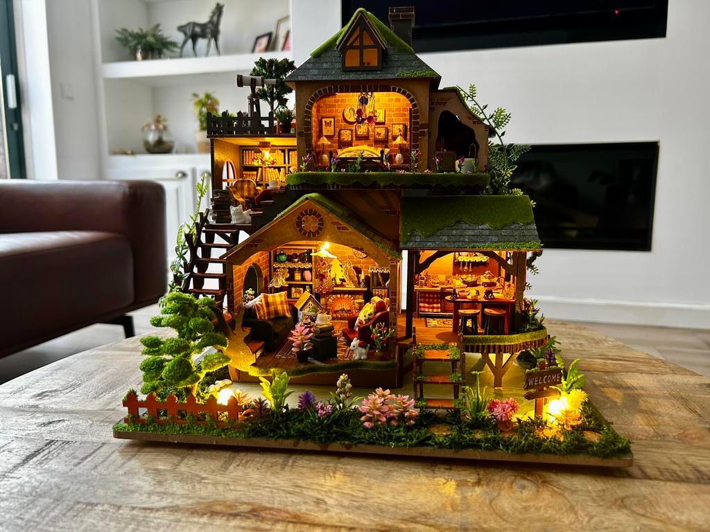 Prachtig poppenhuisje, handgemaakt, Ophalen of Verzenden, Nieuw, Poppenhuis
