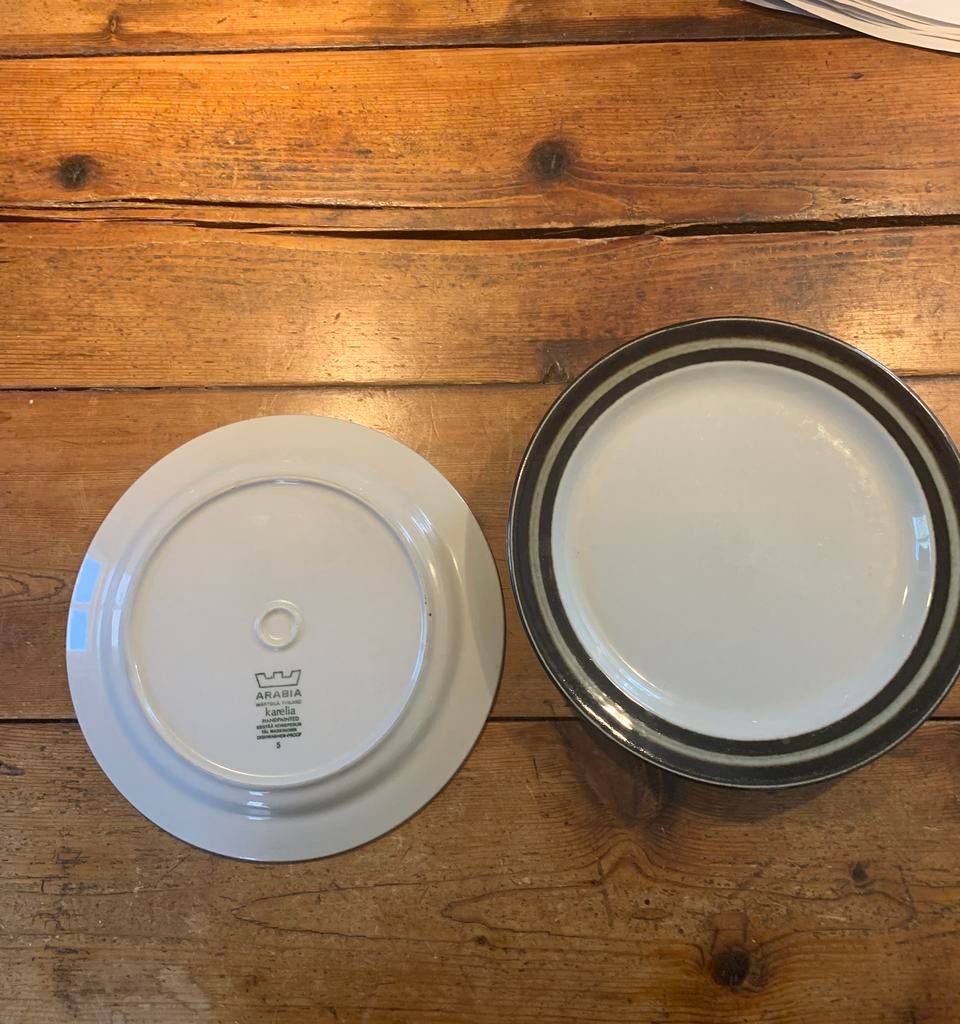 Arabia borden 24 cm 4 stuks, Ophalen of Verzenden, Zo goed als nieuw, Overige stijlen, Bord(en)