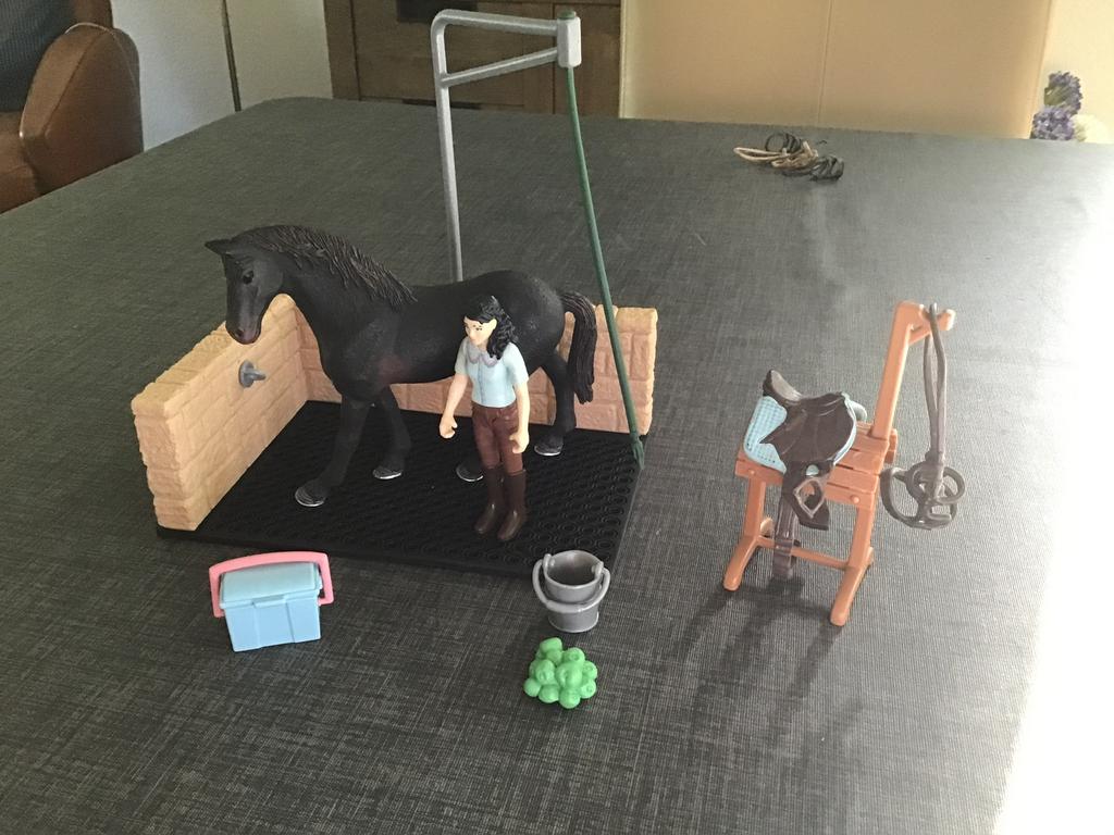 Schleich paarden wasplaats, Ophalen, Zo goed als nieuw, Jongen of Meisje