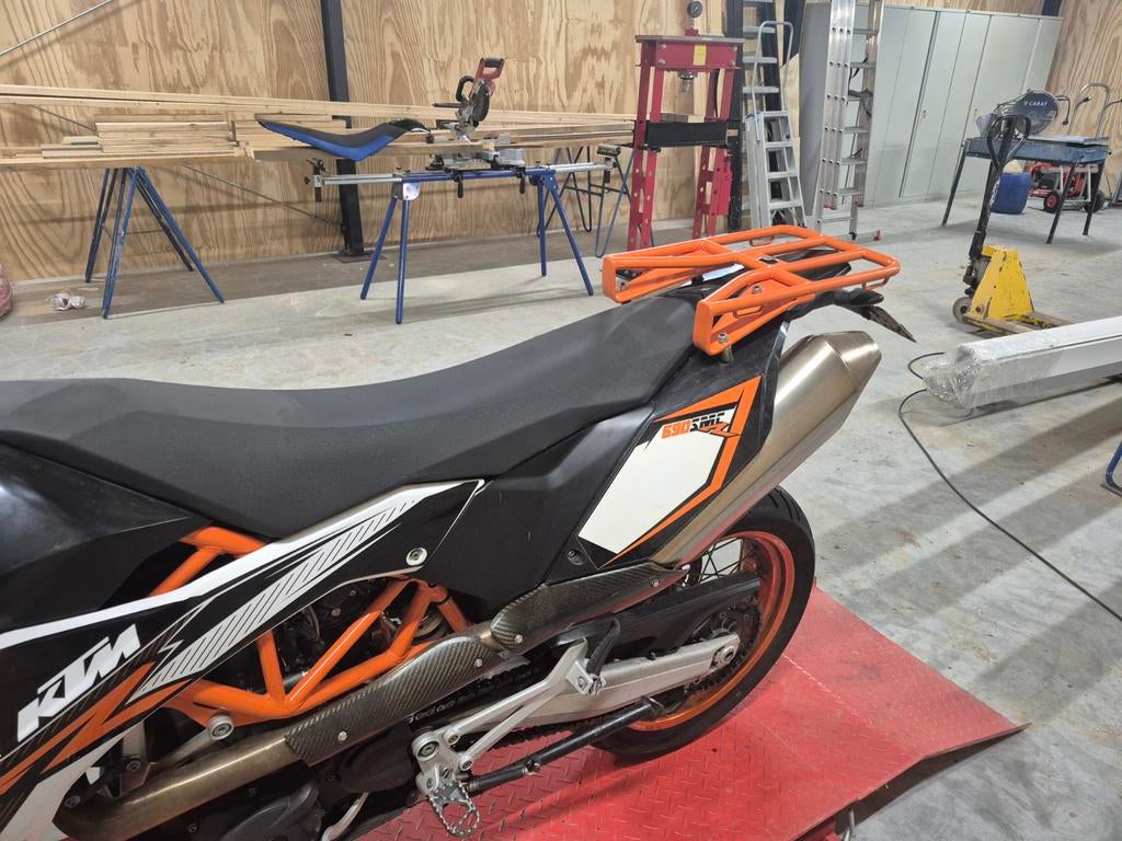 KTM SMC 690 Bagagerek met achterkap - Oranje, Motoren, Accessoires | Koffers en Tassen, Ophalen of Verzenden, Gebruikt
