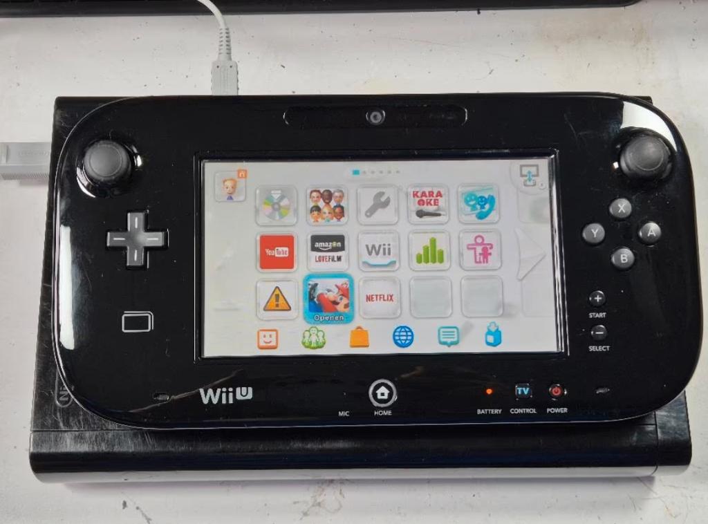 Nintendo WiiU spelcomputer incl Mario Kart 8, Spelcomputers en Games, Spelcomputers | Nintendo Wii U, Gebruikt, Met 1 controller