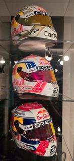Max Verstappen Redbull f1 seizoen helmen 1:2, Ophalen of Verzenden, Zo goed als nieuw, Formule 1